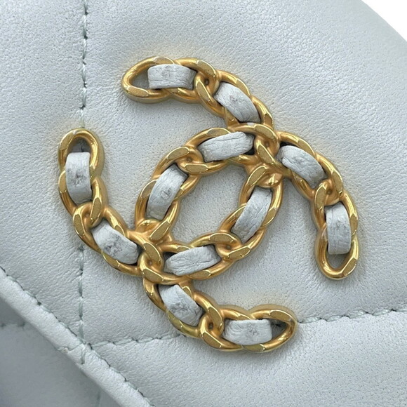 CHANEL Blue Lambskin Leather Wallet - Picture 11 of 16